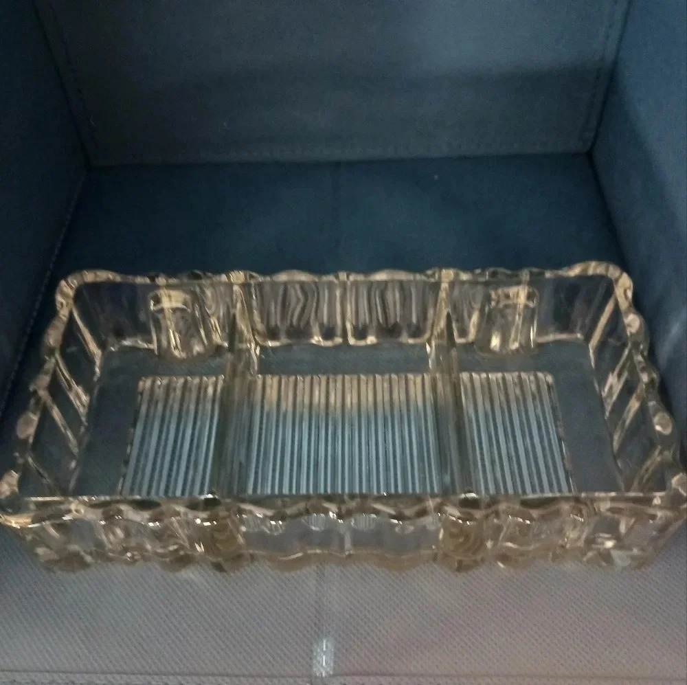 Art deco ribbed glass 3 section relish dish